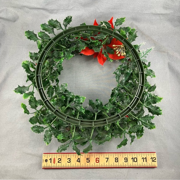 Vintage Christmas Holly Berry Wreath & Garland Plastic Leaves Flocked Poinsettia - Picture 7 of 10